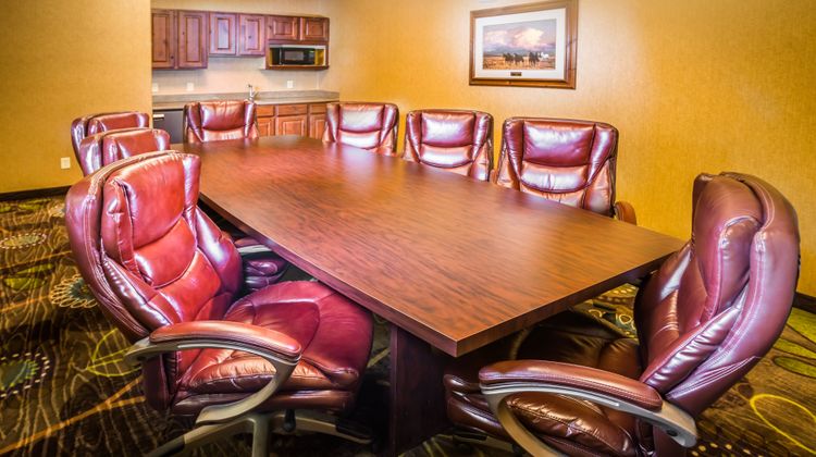 Holiday Inn Express & Suites Gunnison Meeting