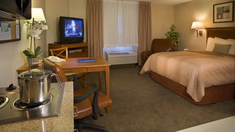 <b>Candlewood Suites Fredericksburg Room</b>. Images powered by <a href="https://www.leonardoworldwide.com/" title="Leonardo Worldwide" target="_blank">Leonardo</a>.
