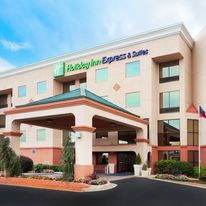 Holiday Inn Express Hotel & Suites