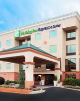 Holiday Inn Express Hotel & Suites