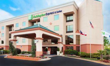Holiday Inn Express Hotel & Suites
