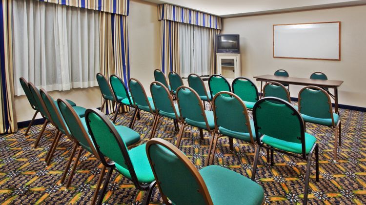 Holiday Inn Express Hotel & Suites Meeting