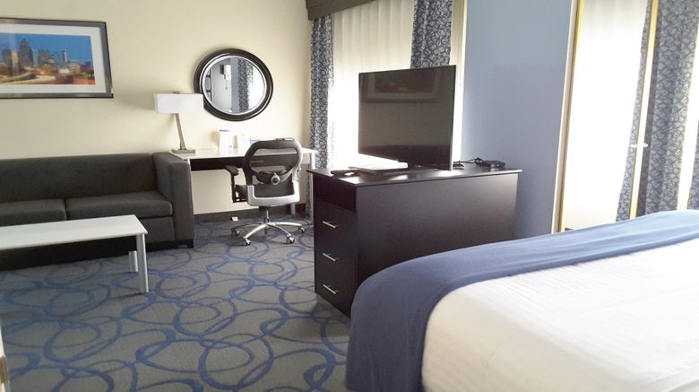 <b>Holiday Inn Express Hotel & Suites Room</b>. Images powered by <a href="https://www.leonardoworldwide.com/" title="Leonardo Worldwide" target="_blank">Leonardo</a>.