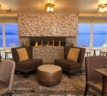 Silver Cloud Inn Lobby