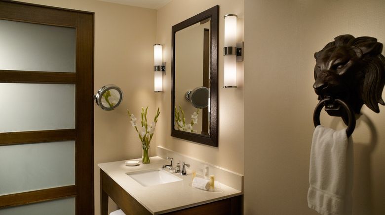 <b>Crowne Plaza Charleston Airport Conv Ctr Room</b>. Images powered by <a href="https://www.leonardoworldwide.com/" title="Leonardo Worldwide" target="_blank">Leonardo</a>.
