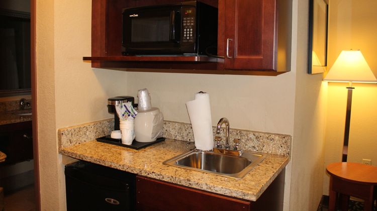Holiday Inn Express Hotel & Suites Suite