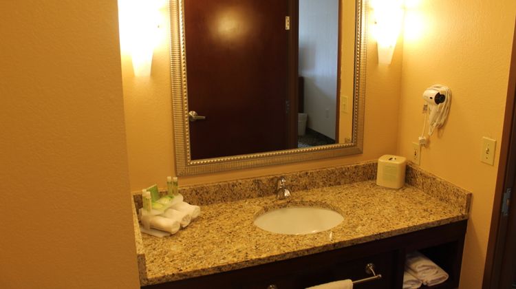 Holiday Inn Express Hotel & Suites Room