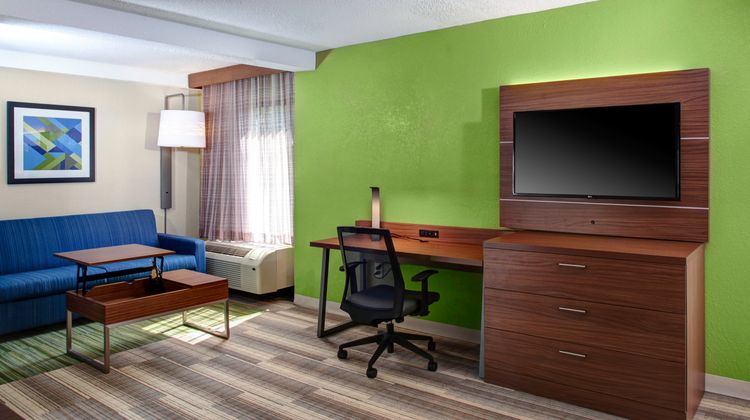 Holiday Inn Express Suite