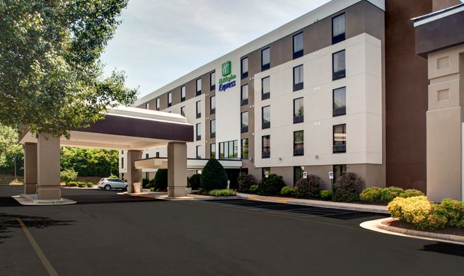 Holiday Inn Express Exterior