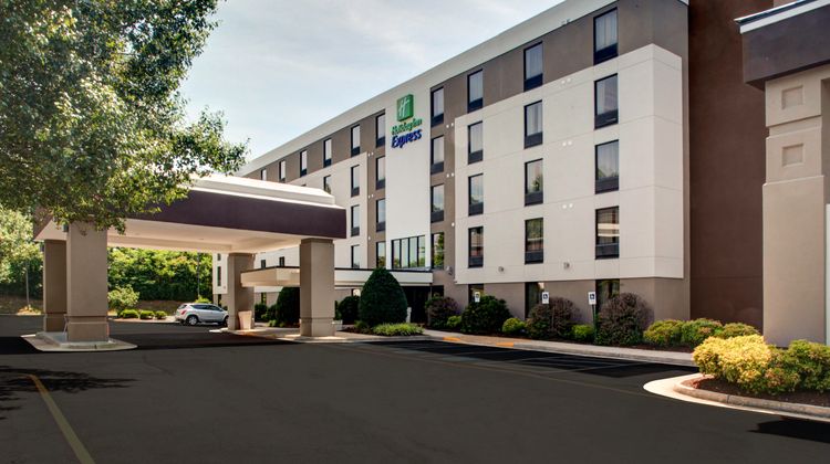 Holiday Inn Express Exterior