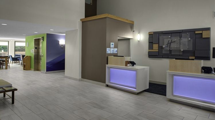 Holiday Inn Express Lobby