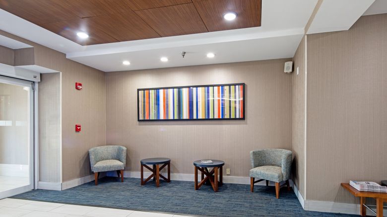 <b>Holiday Inn Express Hotel & Suites Lobby</b>. Images powered by <a href="https://www.leonardoworldwide.com/" title="Leonardo Worldwide" target="_blank">Leonardo</a>.