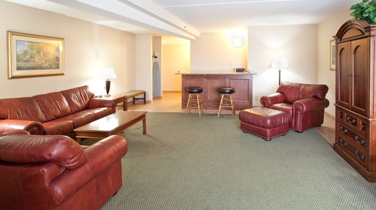 Holiday Inn Convention Center Suite