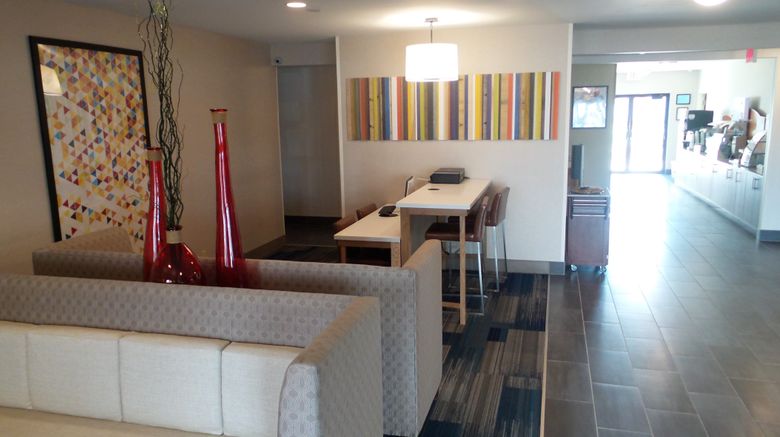 <b>Muncie Place Hotel & Suites Lobby</b>. Images powered by <a href="https://www.leonardoworldwide.com/" title="Leonardo Worldwide" target="_blank">Leonardo</a>.