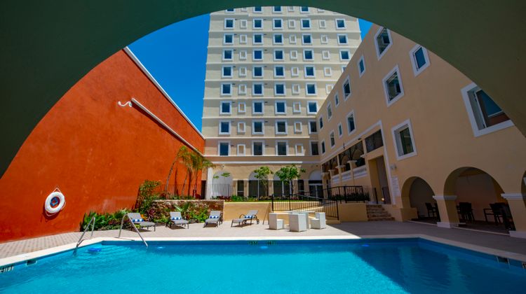Holiday Inn Express Merida Centro Pool