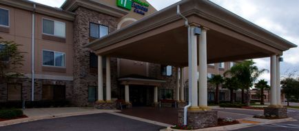 Holiday Inn Express Blount Island Exterior