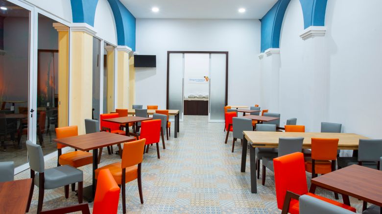 <b>Holiday Inn Express Merida Centro Restaurant</b>. Images powered by <a href="https://www.leonardoworldwide.com/" title="Leonardo Worldwide" target="_blank">Leonardo</a>.
