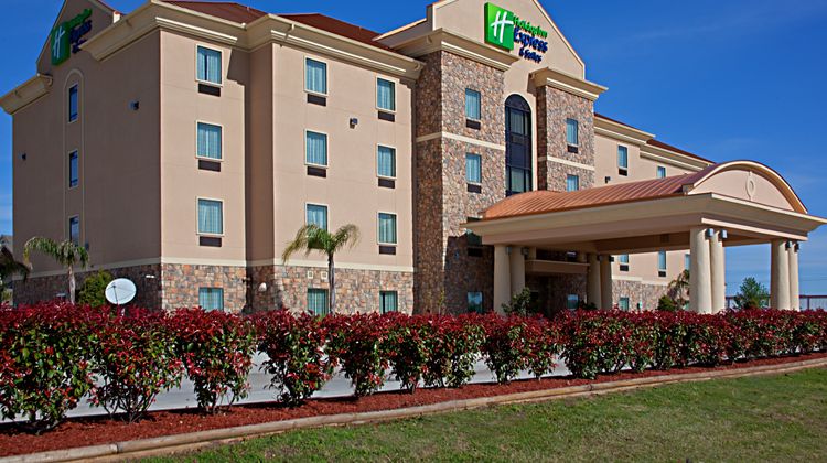Holiday Inn Express Hotel & Suites Exterior