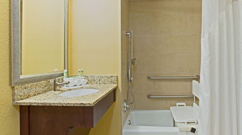 <b>Holiday Inn Express & Suites Room</b>. Images powered by <a href="https://www.leonardoworldwide.com/" title="Leonardo Worldwide" target="_blank">Leonardo</a>.