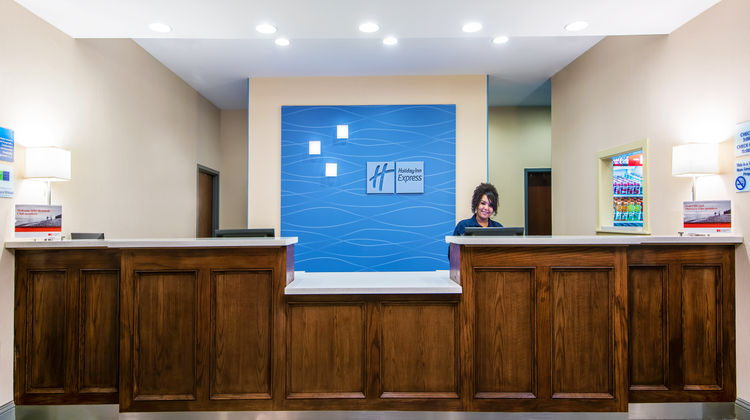 Holiday Inn Express Hotel & Suites Lobby