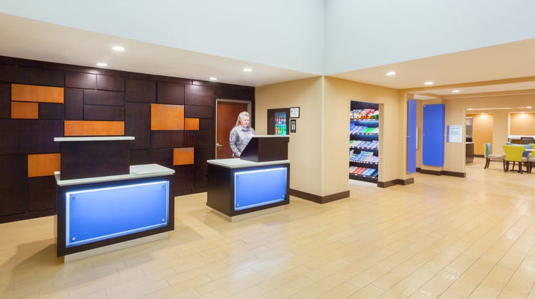 Holiday Inn Express Lobby
