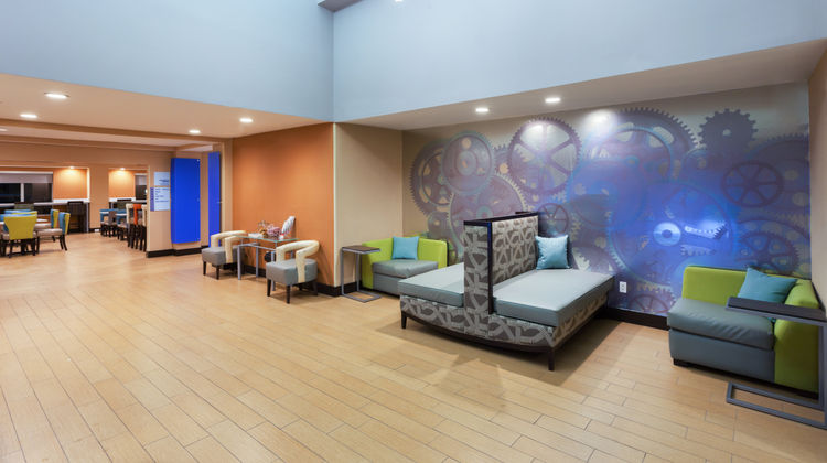 Holiday Inn Express Lobby