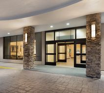 Holiday Inn Rock Island Exterior