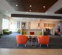 Holiday Inn Express & Suites Charlotte N Lobby
