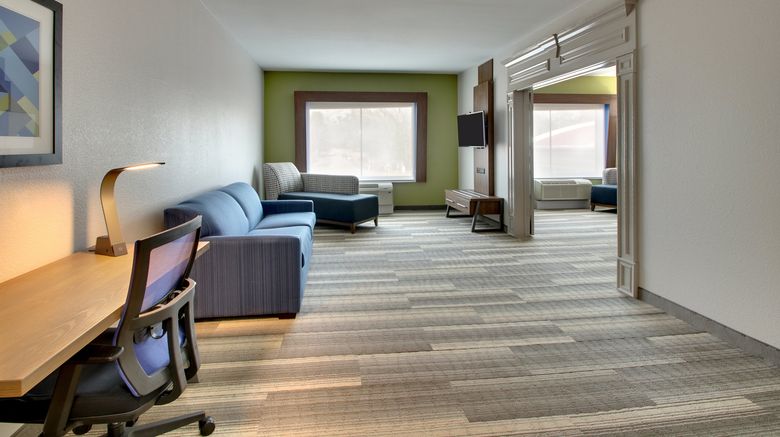 <b>Holiday Inn Express Hotel & Suites Suite</b>. Images powered by <a href="https://www.leonardoworldwide.com/" title="Leonardo Worldwide" target="_blank">Leonardo</a>.