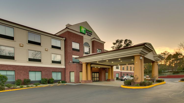 Holiday Inn Express Hotel & Suites Exterior
