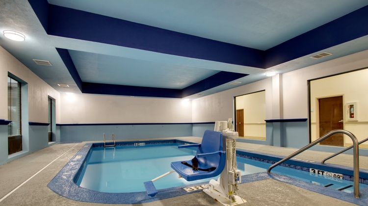 Holiday Inn Express Hotel & Suites Pool