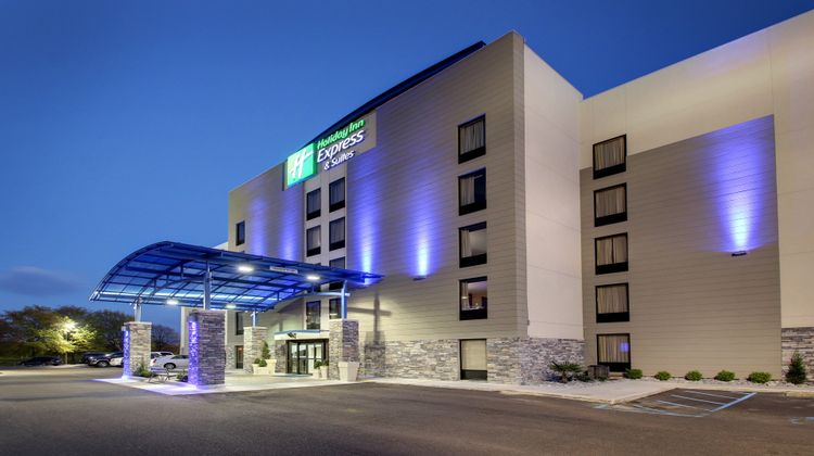 Holiday Inn Express Hotel & Stes Dwntwn Exterior