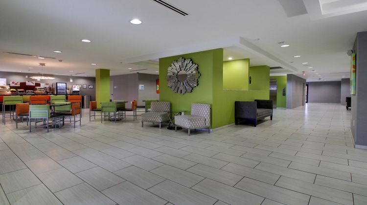 Holiday Inn Express Hotel & Stes Dwntwn Exterior