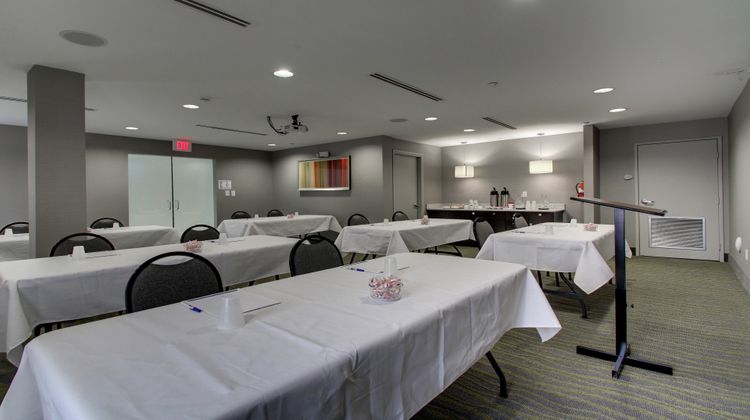 Holiday Inn Express Hotel & Stes Dwntwn Meeting