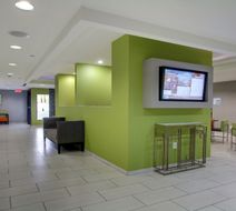 Holiday Inn Express Hotel & Stes Dwntwn Lobby