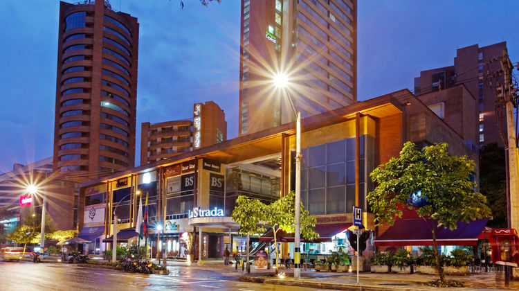 Holiday Inn Express & Suites Medellin Exterior