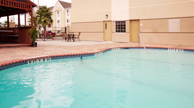 Candlewood Suites Pool