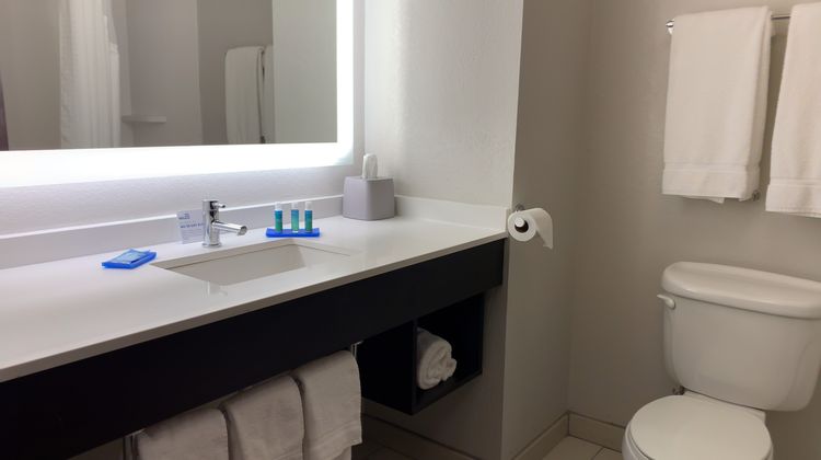 Holiday Inn Express & Suites  Exmore, VA Room