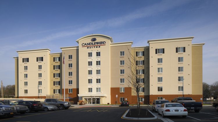 Candlewood Suites Newark South Exterior