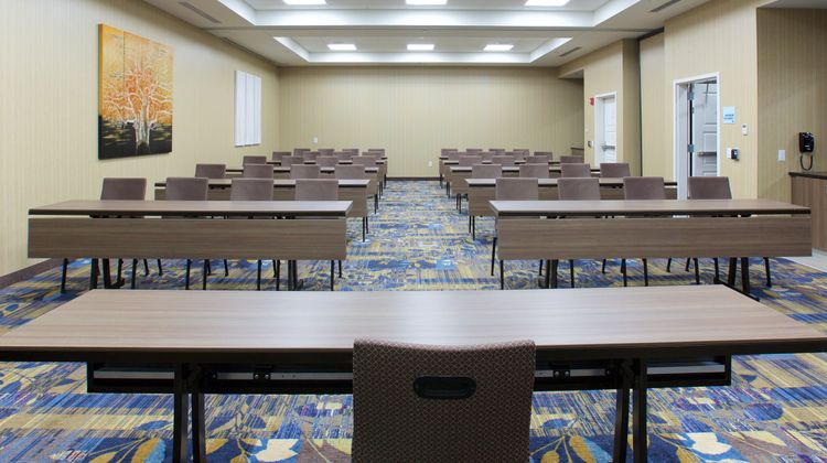 Holiday Inn Express Fargo SW I-94 45th S Meeting