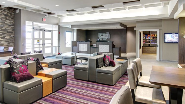 Holiday Inn Express Fargo SW I-94 45th S Lobby
