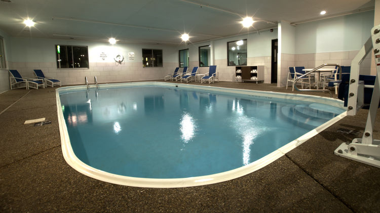 Holiday Inn Express/Suites Evansville N Pool