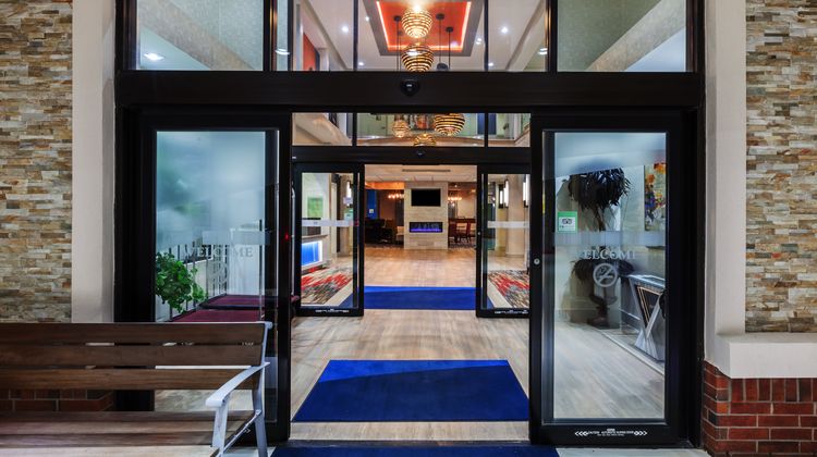 Holiday Inn Express & Stes Houston East Exterior