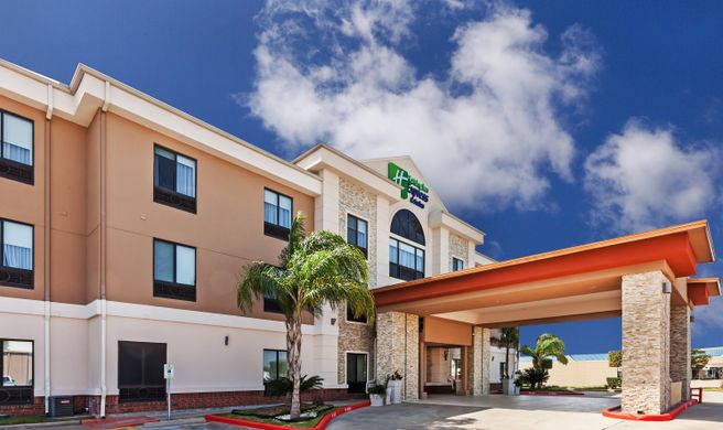 Holiday Inn Express & Stes Houston East Exterior