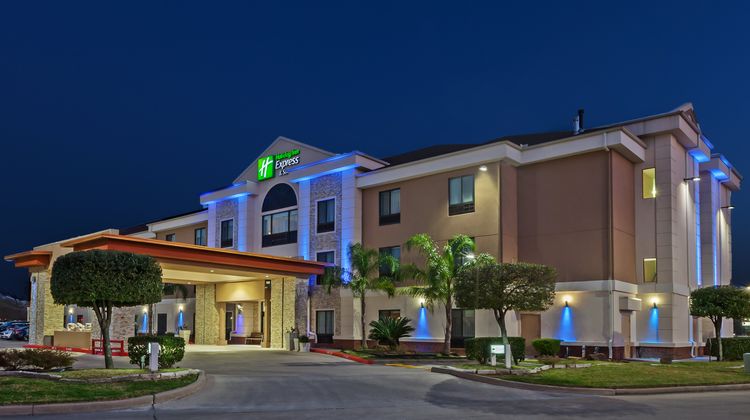Holiday Inn Express & Stes Houston East Exterior
