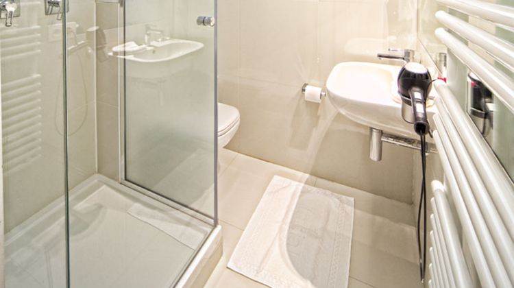Hotel Neufchatel Room