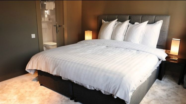 Hotel Neufchatel Room