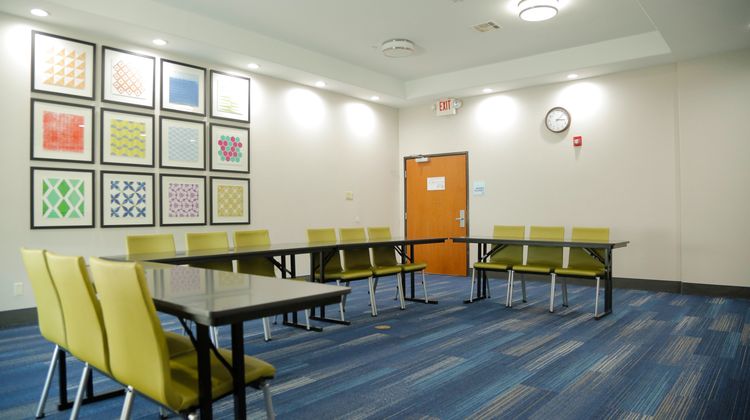 Holiday Inn Express Hotel & Suites Meeting