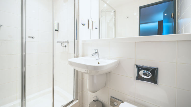 <b>Point A Liverpool Street Room</b>. Images powered by <a href="https://www.leonardoworldwide.com/" title="Leonardo Worldwide" target="_blank">Leonardo</a>.