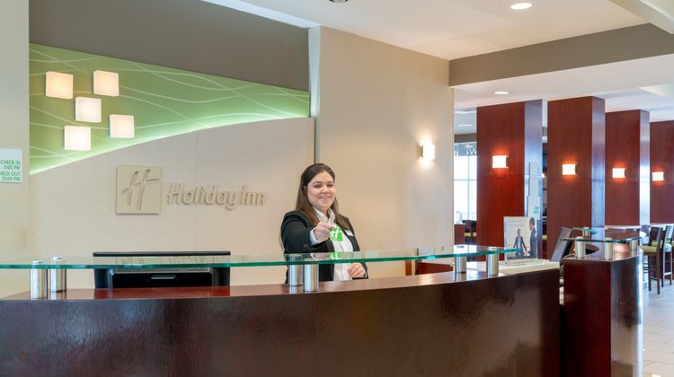 Holiday Inn Battlefield Park Lobby